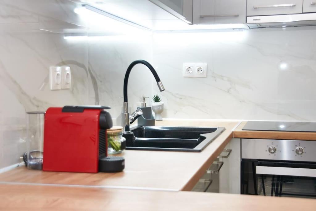Urban Luxury In The Heart Of Skg